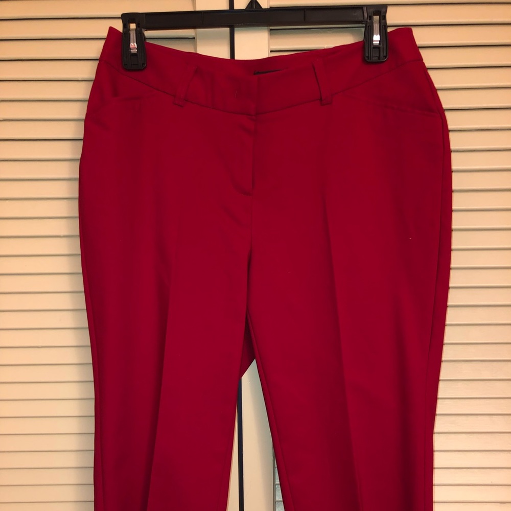 NWOT RAFAELA RED CAPRI SIZE 10